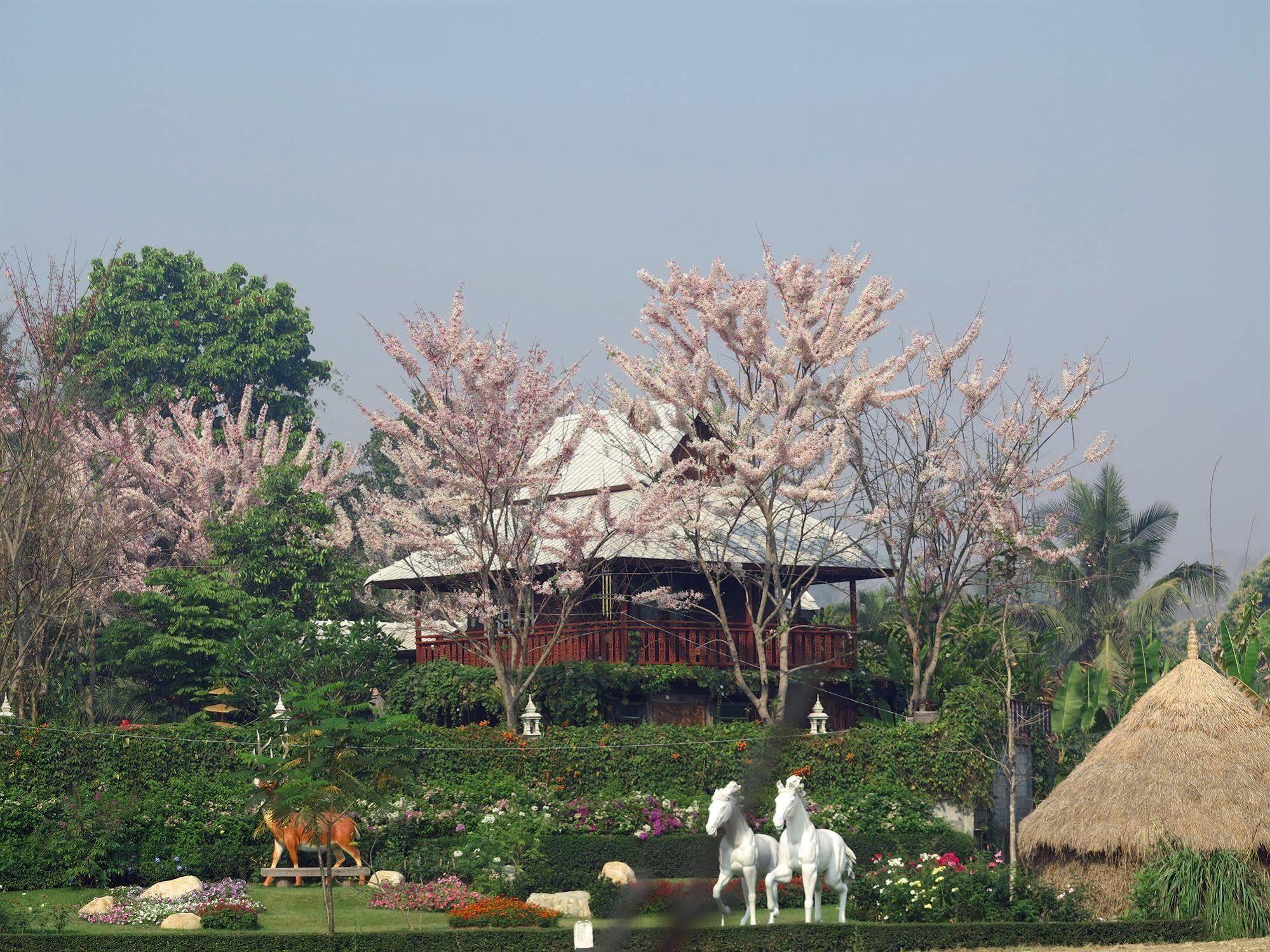 Phusanfah Resort Mae Taeng Exterior foto